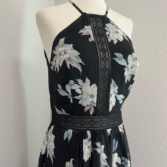 DB STUDIO Printed Chiffon Halter A-Line with Illusion Detail - Picture 2 of 8